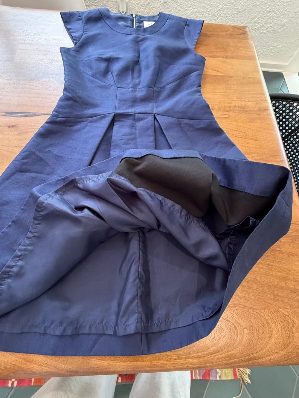 kate spade Silk ‘Vail’ Dress w/ Pleats and Cap Sleeve in Navy Size 6